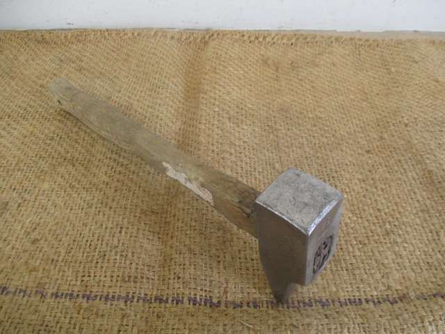 Magnificent Vintage Sandvik 32 Solid Steel 600gr Blacksmith Hammer