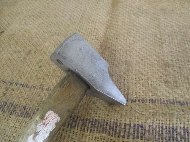 Magnificent Vintage Sandvik 32 Solid Steel 600gr Blacksmith Hammer