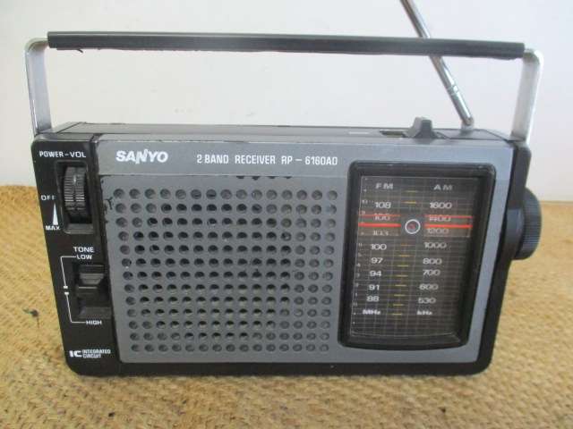 Wonderful Working Vintage Sanyo RP-6160AD FM/AM 2 Band Portable Radio