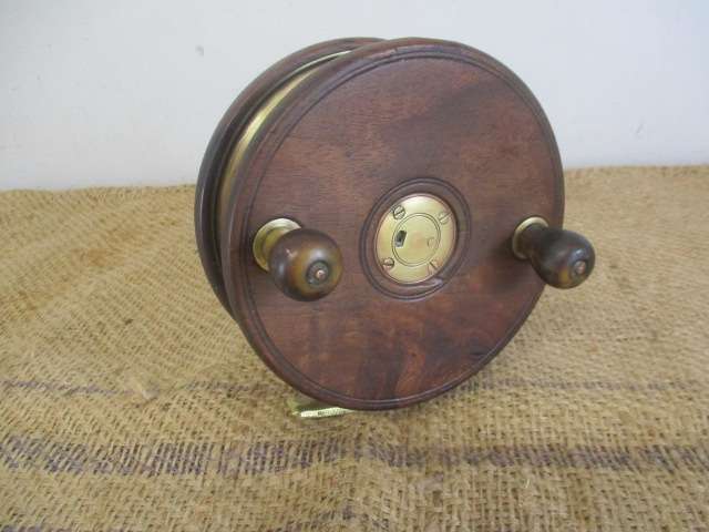 Stunning Vintage 6 inch Wooden Fishing Reel