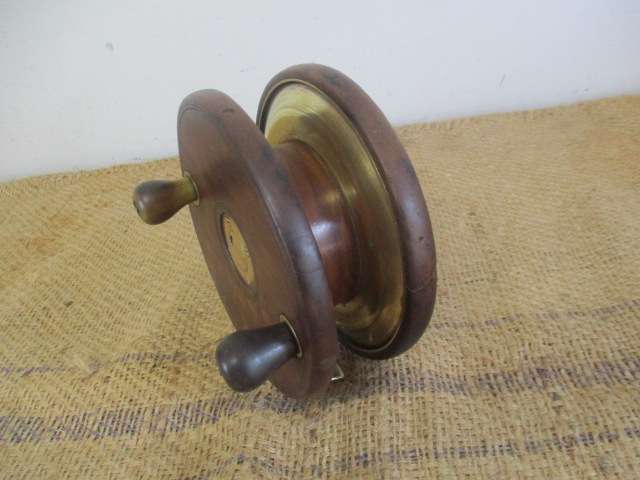Stunning Vintage 6 inch Wooden Fishing Reel