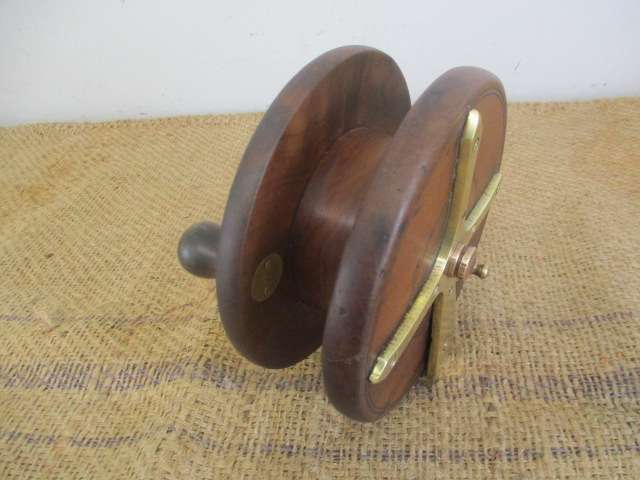 Stunning Vintage 6 inch Wooden Fishing Reel