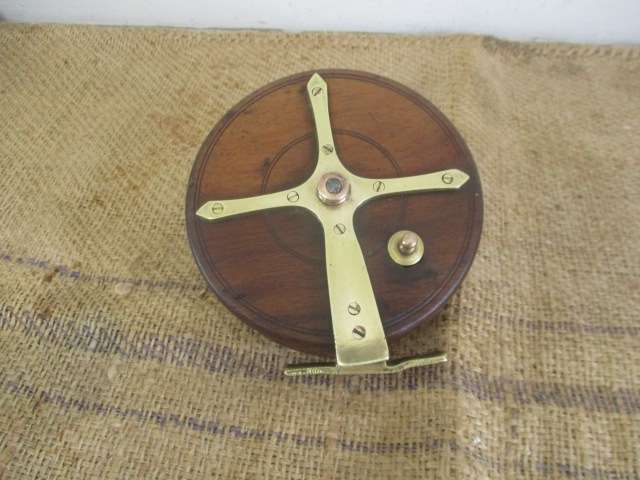 Stunning Vintage 6 inch Wooden Fishing Reel