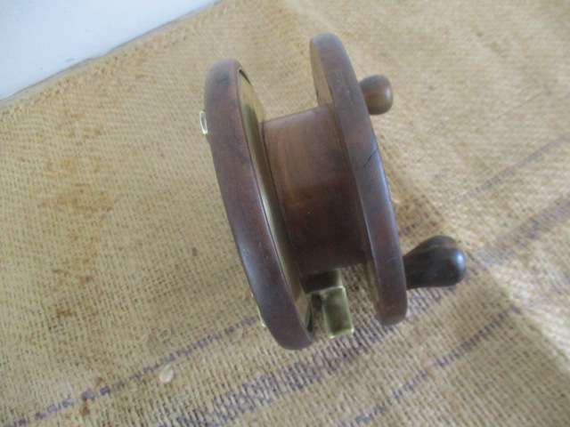 Stunning Vintage 6 inch Wooden Fishing Reel