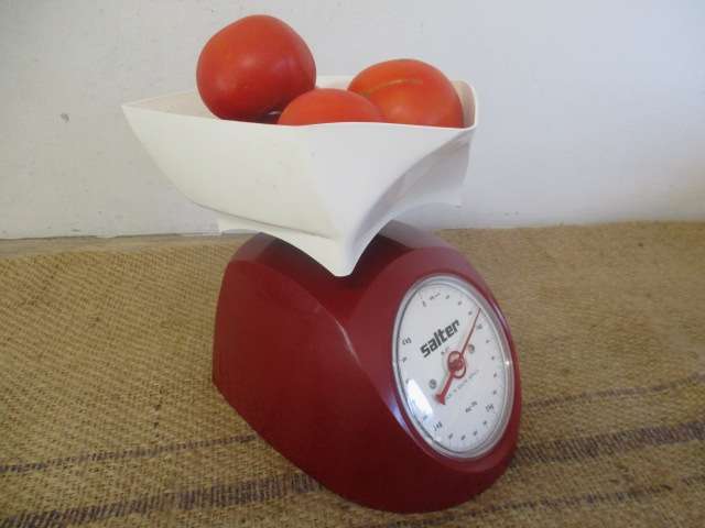 Beautiful Vintage Salter No 511 4kg x 25g Kitchen Scale     Made In South Arica