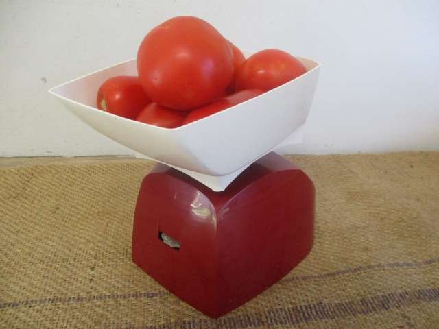 Beautiful Vintage Salter No 511 4kg x 25g Kitchen Scale     Made In South Arica