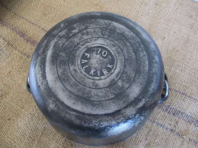 Lovely Sizable Vintage Falkirk No 10 Cast Iron Flat Bottom Pot With Falkirk No 3 Lid
