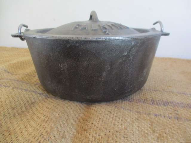 Lovely Sizable Vintage Falkirk No 10 Cast Iron Flat Bottom Pot With Falkirk No 3 Lid
