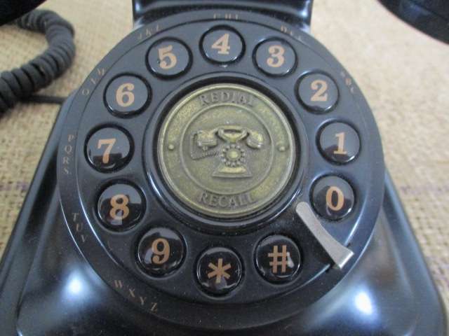 Vintage Telkom SA Pty Ltd Bakelite Tanzanite Vintage 20 Rotary Dail Landline Telephone