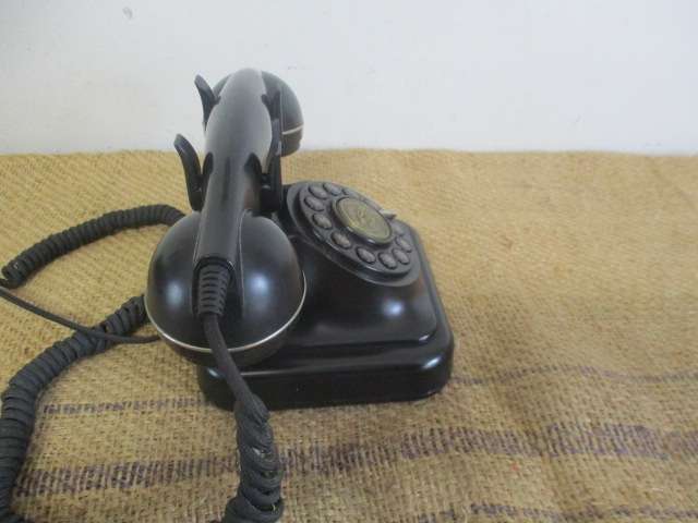 Vintage Telkom SA Pty Ltd Bakelite Tanzanite Vintage 20 Rotary Dail Landline Telephone
