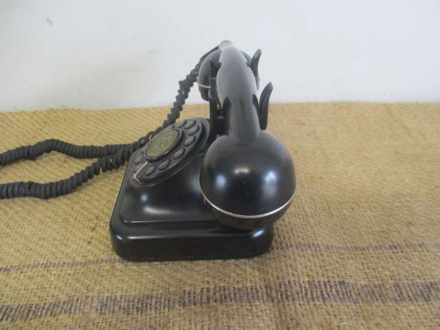 Vintage Telkom SA Pty Ltd Bakelite Tanzanite Vintage 20 Rotary Dail Landline Telephone