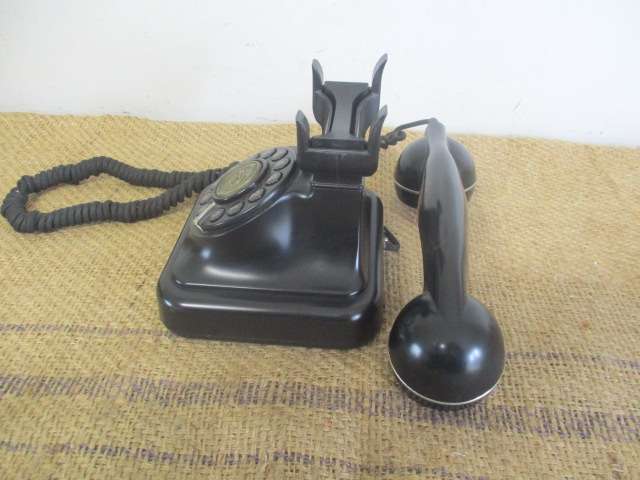 Vintage Telkom SA Pty Ltd Bakelite Tanzanite Vintage 20 Rotary Dail Landline Telephone