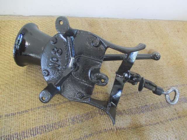 Very Neat And Complete Vintage Cast Iron Spong No 3 Coffee Grinder        Made In England