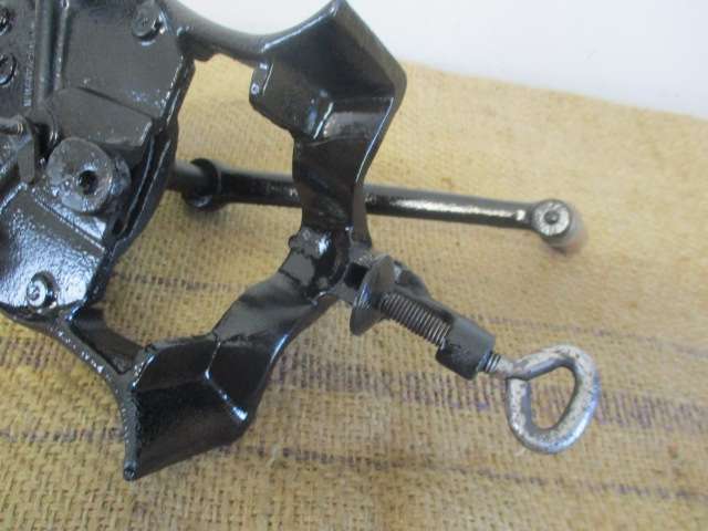 Very Neat And Complete Vintage Cast Iron Spong No 3 Coffee Grinder        Made In England