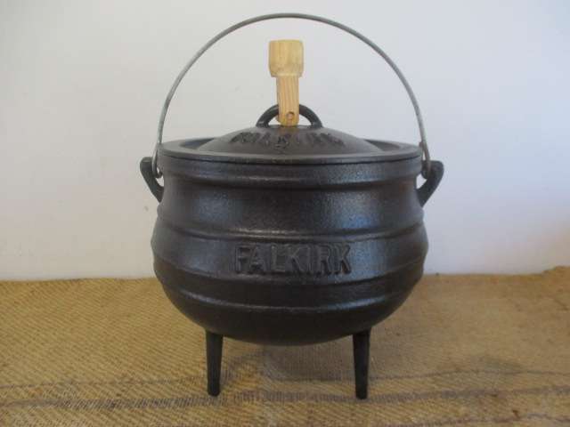 Magnificent And Robust Sizable Vintage Falkirk #3 Three Legged Solid Cast Iron Potjie Pot
