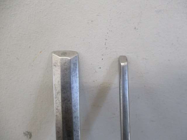 Two Collectable 3/4 inch & 1/4 inch Vintage Carpenter Woodworking Chisels