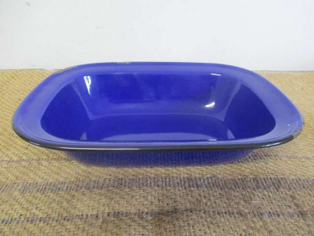 Beautiful Vintage Real Old School Enamel Pie Dish