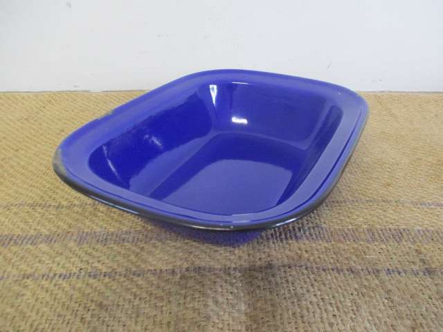 Beautiful Vintage Real Old School Enamel Pie Dish