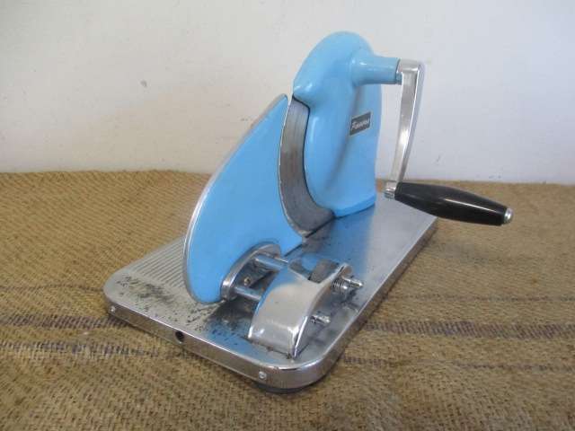 Good Vintage Pineware Stainless Bread Slicer