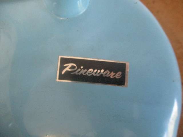 Good Vintage Pineware Stainless Bread Slicer