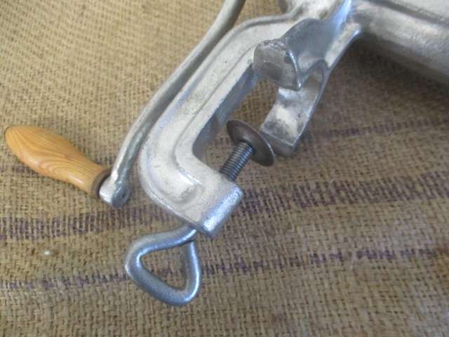 Nice And Hefty Complete Vintage Star No 10 Cast Iron Meat Mincer    China