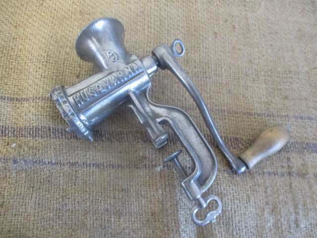 Nice Complete Vintage Husqvarna Reliance No 5 Cast Iron Meat Mincer          Made In Sweden