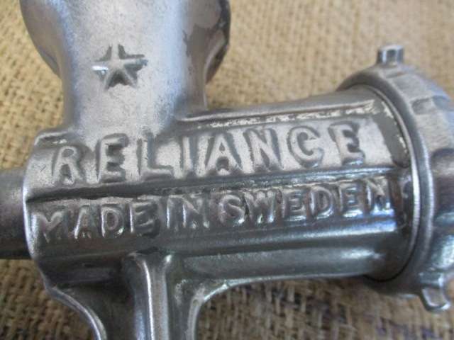 Nice Complete Vintage Husqvarna Reliance No 5 Cast Iron Meat Mincer          Made In Sweden