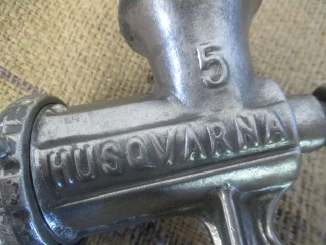 Nice Complete Vintage Husqvarna Reliance No 5 Cast Iron Meat Mincer          Made In Sweden