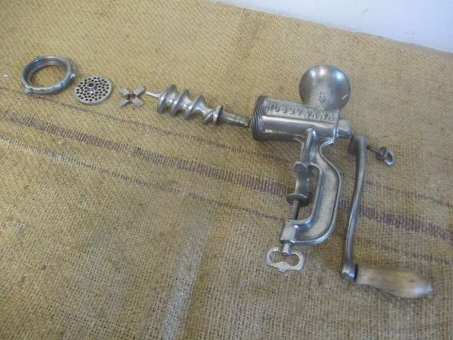 Nice Complete Vintage Husqvarna Reliance No 5 Cast Iron Meat Mincer          Made In Sweden