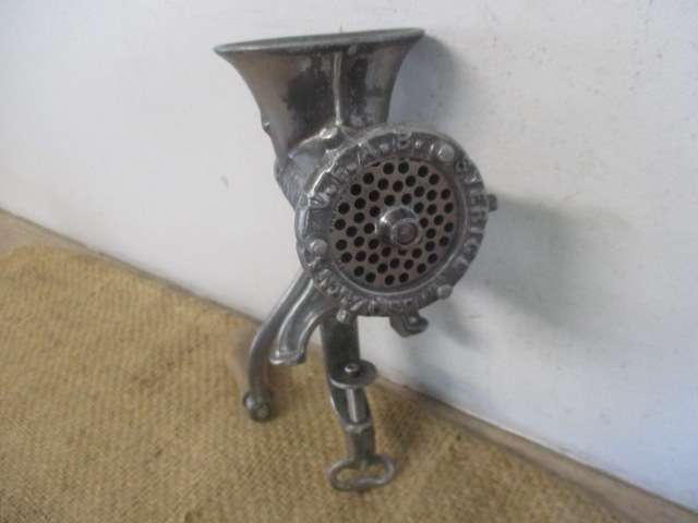 Nice Complete Vintage Husqvarna Reliance No 5 Cast Iron Meat Mincer          Made In Sweden