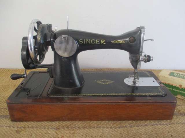 Very Old Vintage Singer Model 99K Sewing Machine With A Lot Of Attachments              1953