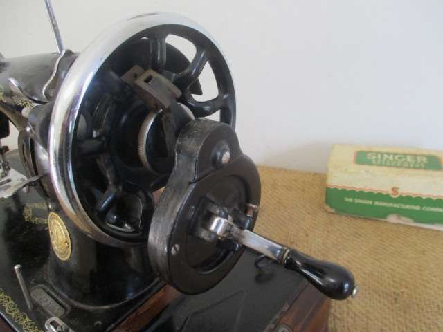 Very Old Vintage Singer Model 99K Sewing Machine With A Lot Of Attachments              1953