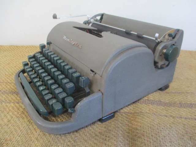 Vintage Remington Rand Typewriter    Patented in U.S.A. And Other Foreign Countries   Made In U.S.A.