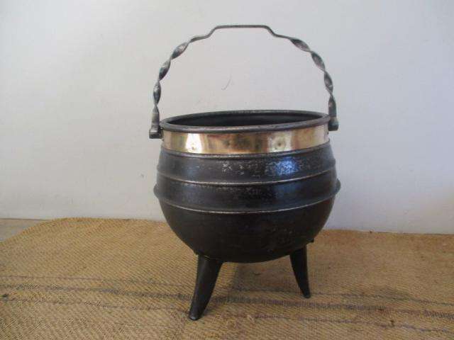 Exquisite Vintage Old School Steel Metal Three Legged Potjie Pot Pot Plant Holder