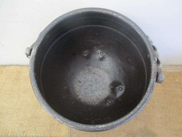 Exquisite Vintage Old School Steel Metal Three Legged Potjie Pot Pot Plant Holder