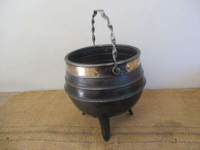 Exquisite Vintage Old School Steel Metal Three Legged Potjie Pot Pot Plant Holder