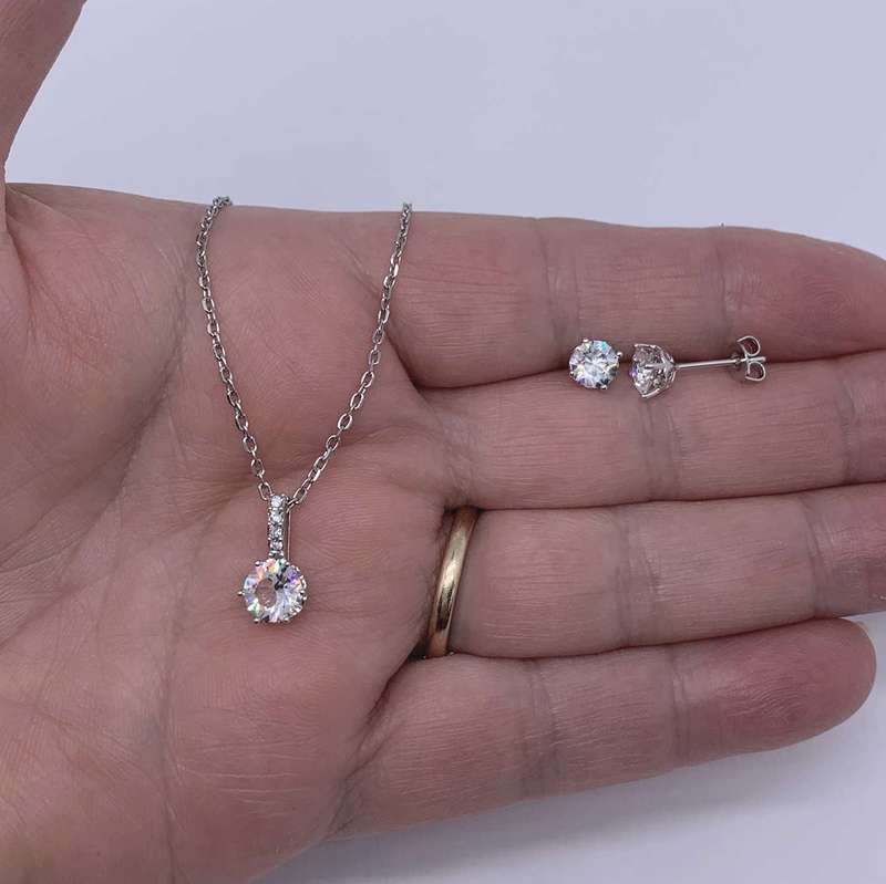 JD Fabulous Necklace Made with Crystal from Swarovski
