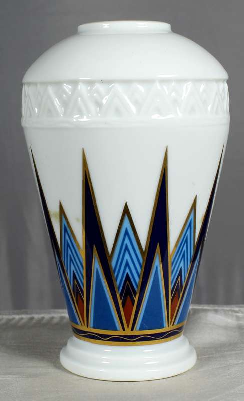 Vintage small Elizabeth Arden - treasures of the pharaohs vase