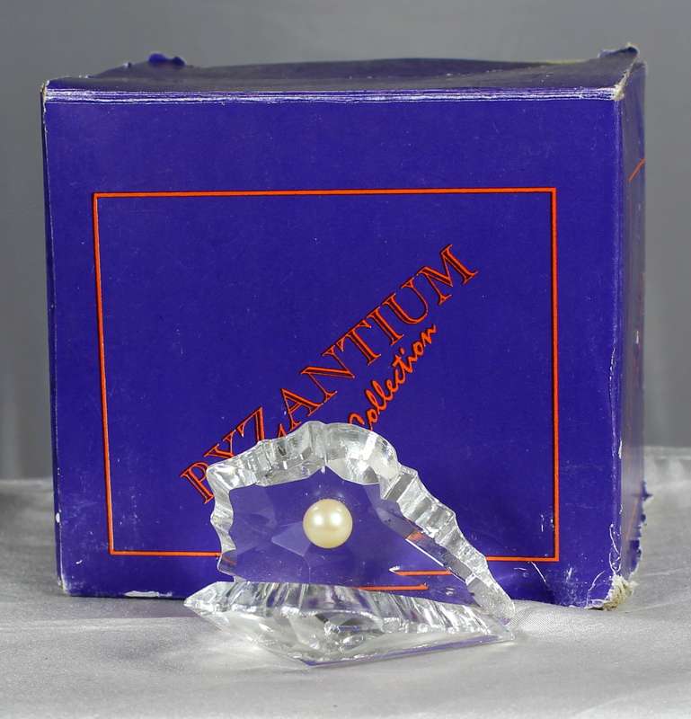 Byzantium collection - Crystal glass oyster shell with pearl