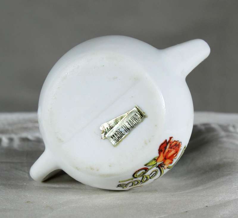 Miniature porcelain cup with pin cushion - Las Vegas