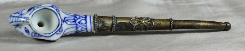 Blue & white porcelain opium pipe