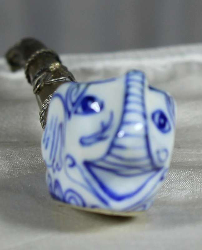Blue & white porcelain opium pipe