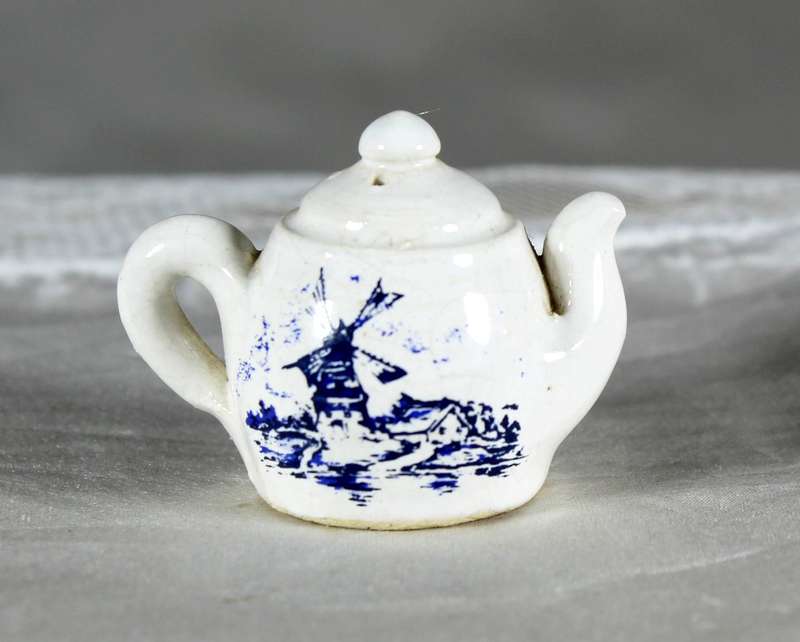 Miniature porcelain kettle with windmill