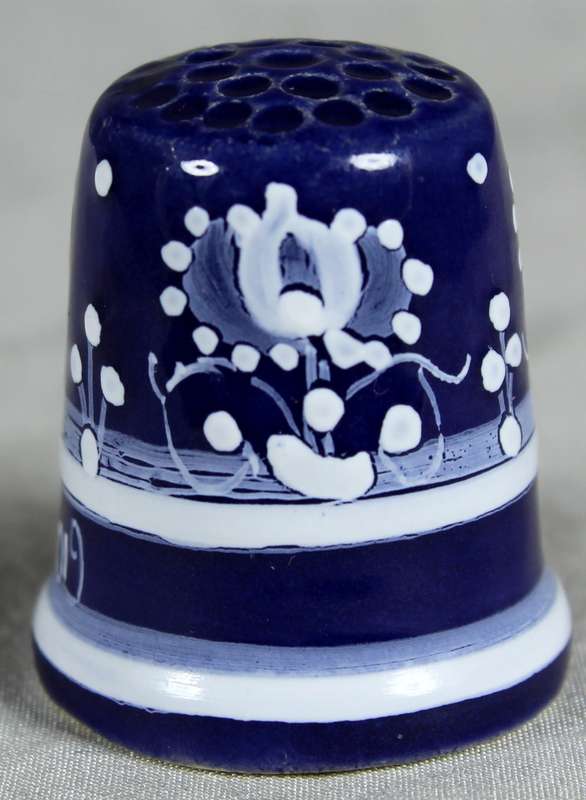 Bone China thimble - embossed - flowers on blue