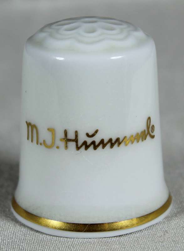 Bone China thimble - MJ Hummel - tramp boy