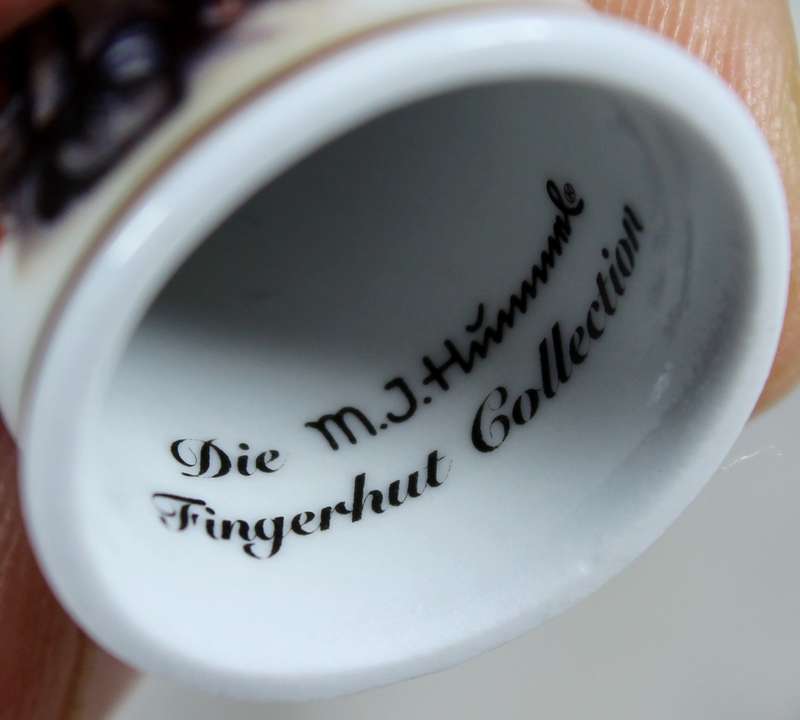 Bone China thimble - MJ Hummel - tramp boy