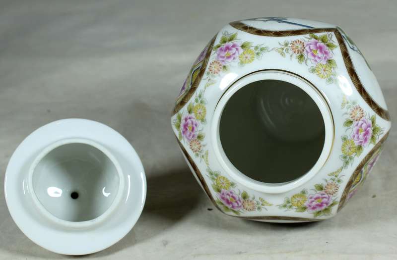 Hexagonal ginger jar - Oriental style