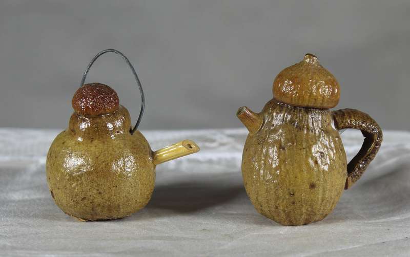 Miniature pots made from seeds