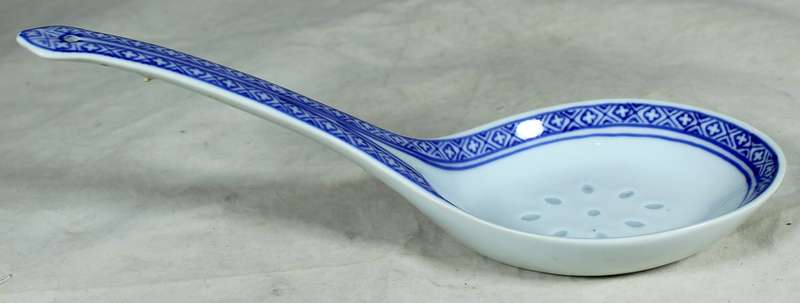 Chinese blue & white serving spoon