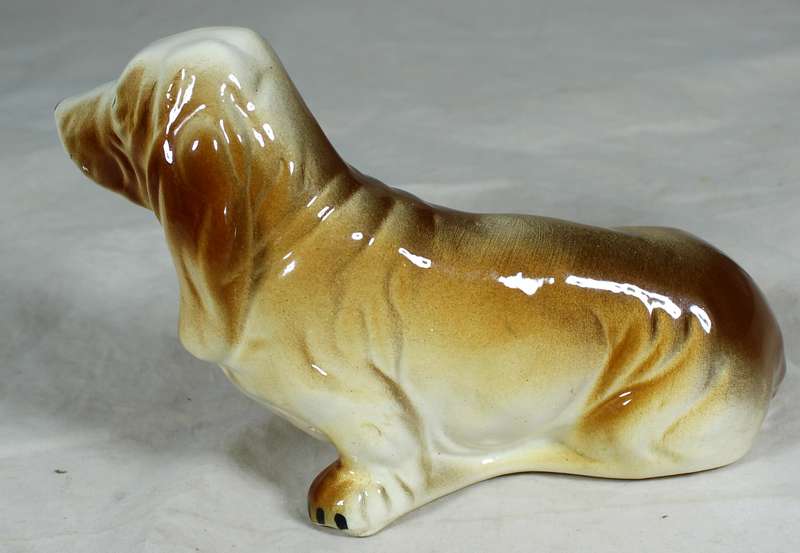 Bassett hound - Ceramic figurine